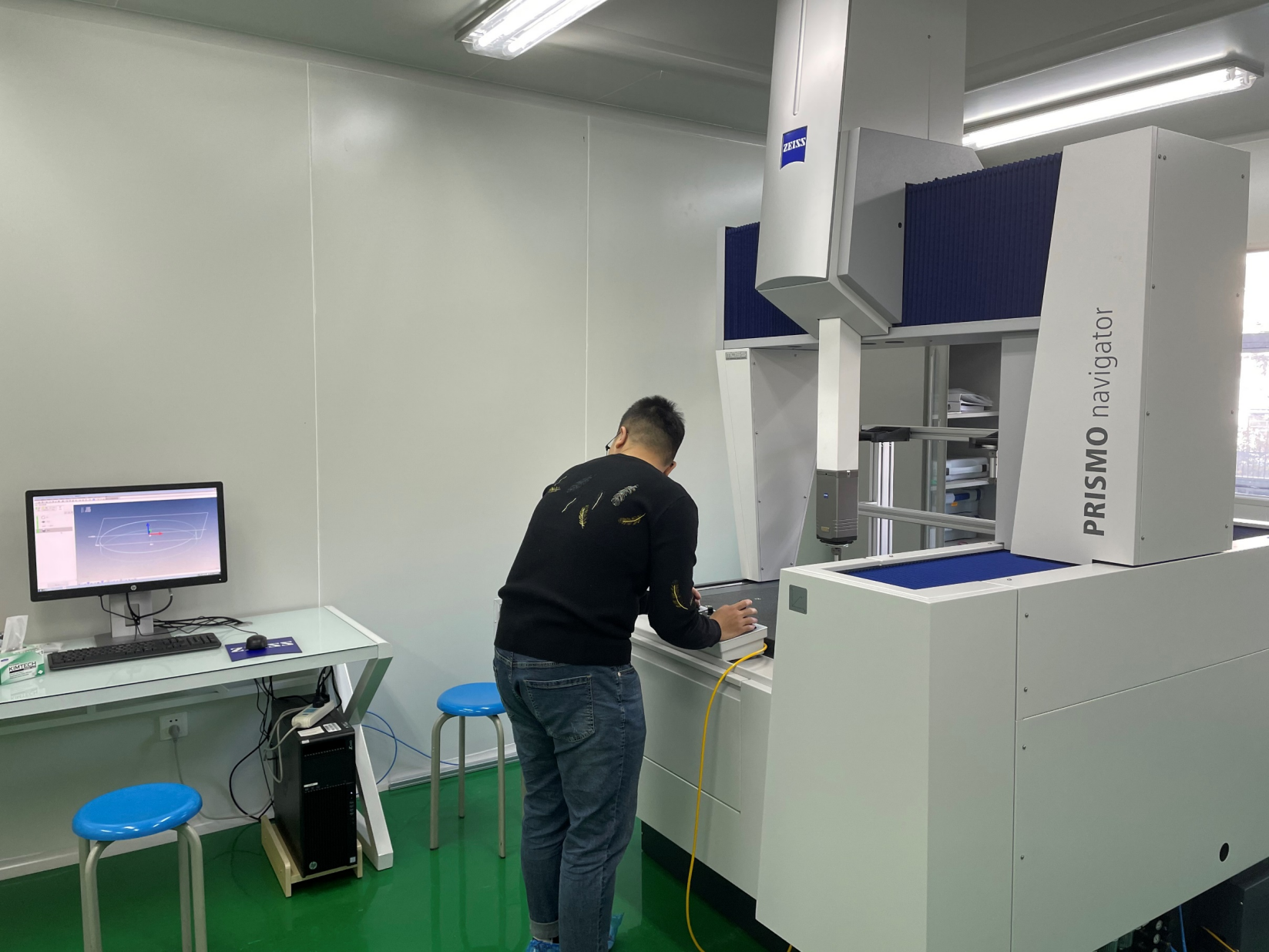 復(fù)雜光學(xué)曲面超精密測量設(shè)備